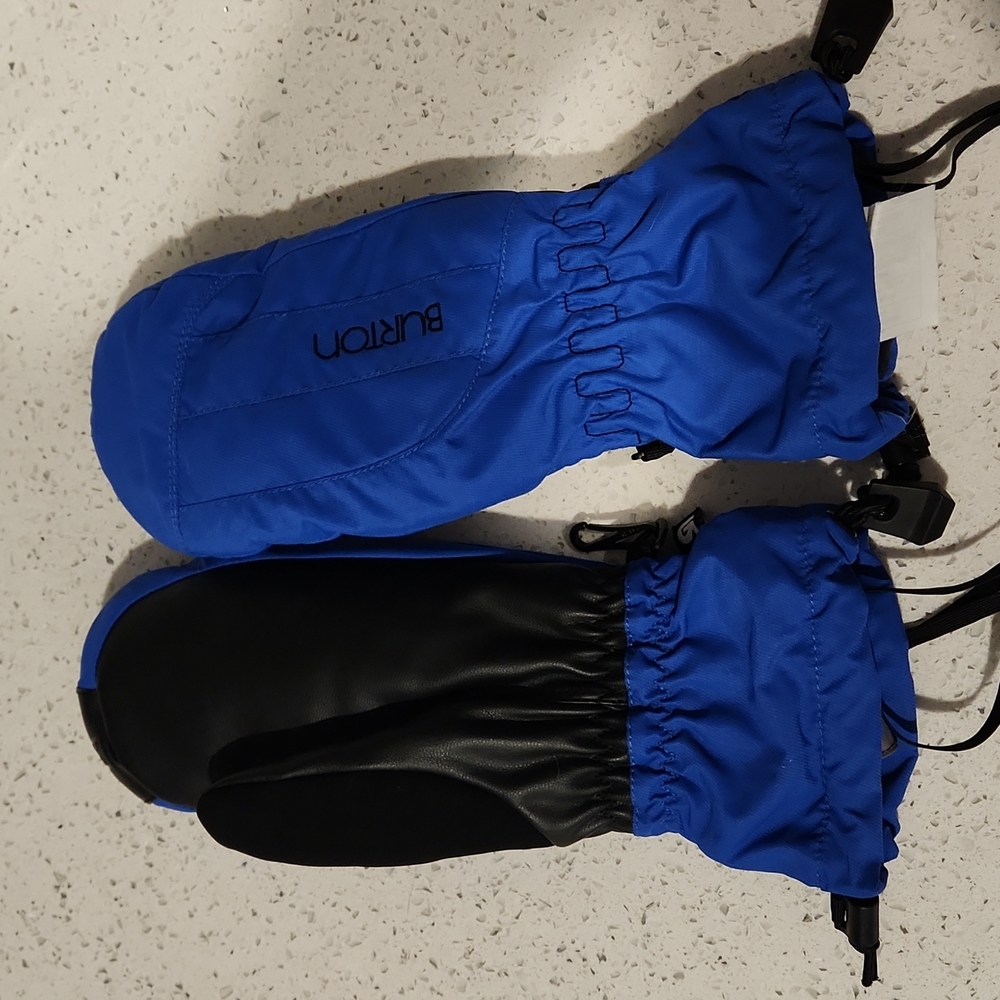 Burton blue insulated mittens.